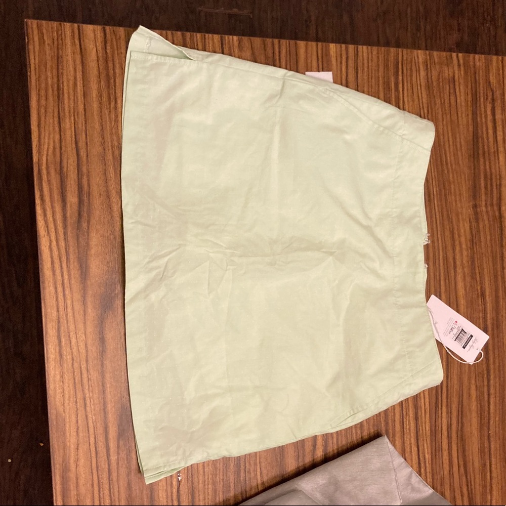 🔥3 for $15 pastel green with white detail skort